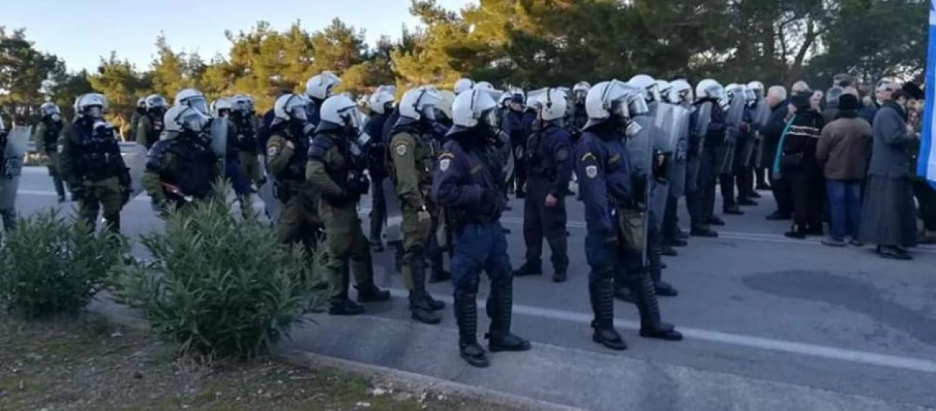 Αστυνομικοί για Λέσβο-Χίο: «Οι εντολές που πήραμε ήταν γελοίες - Ήμασταν μόνοι μας χωρίς νερό για 36 ώρες»